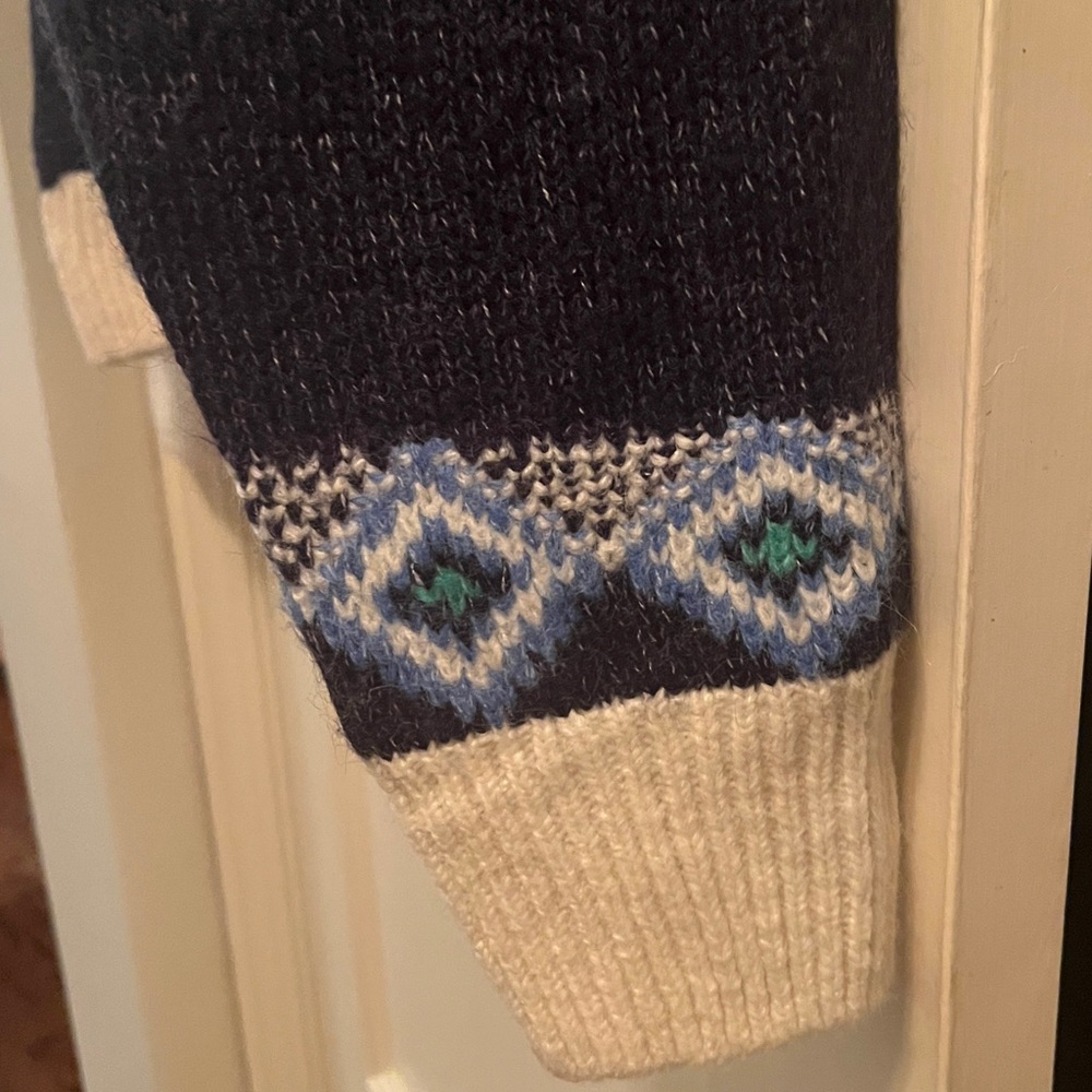 NWT Old Navy Blue and Cream Fair Isle Sweater - Picture 4 of 7